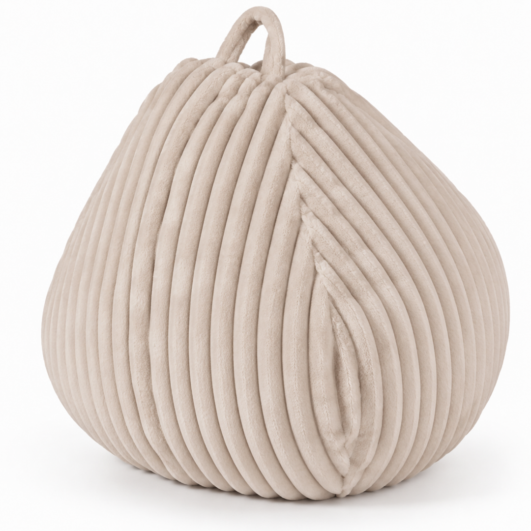 Pouf poire beige fourrure côtelée avec anse, gros plan sur la texture